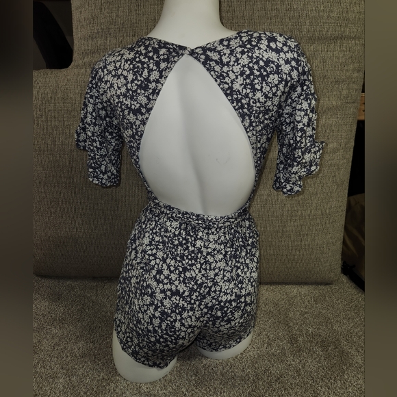 Abercrombie romper - Picture 5 of 7